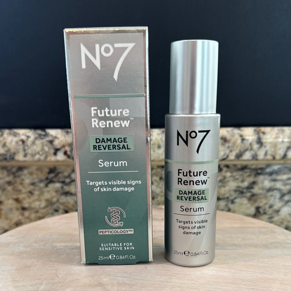 Future Renew Damage Reversal Serum - Silver